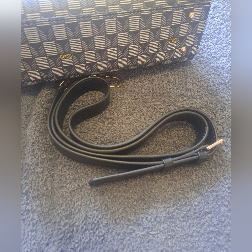 Guess Haille Top Handle Purse with Granite Logo - Brand New - Picture 9 of 9
